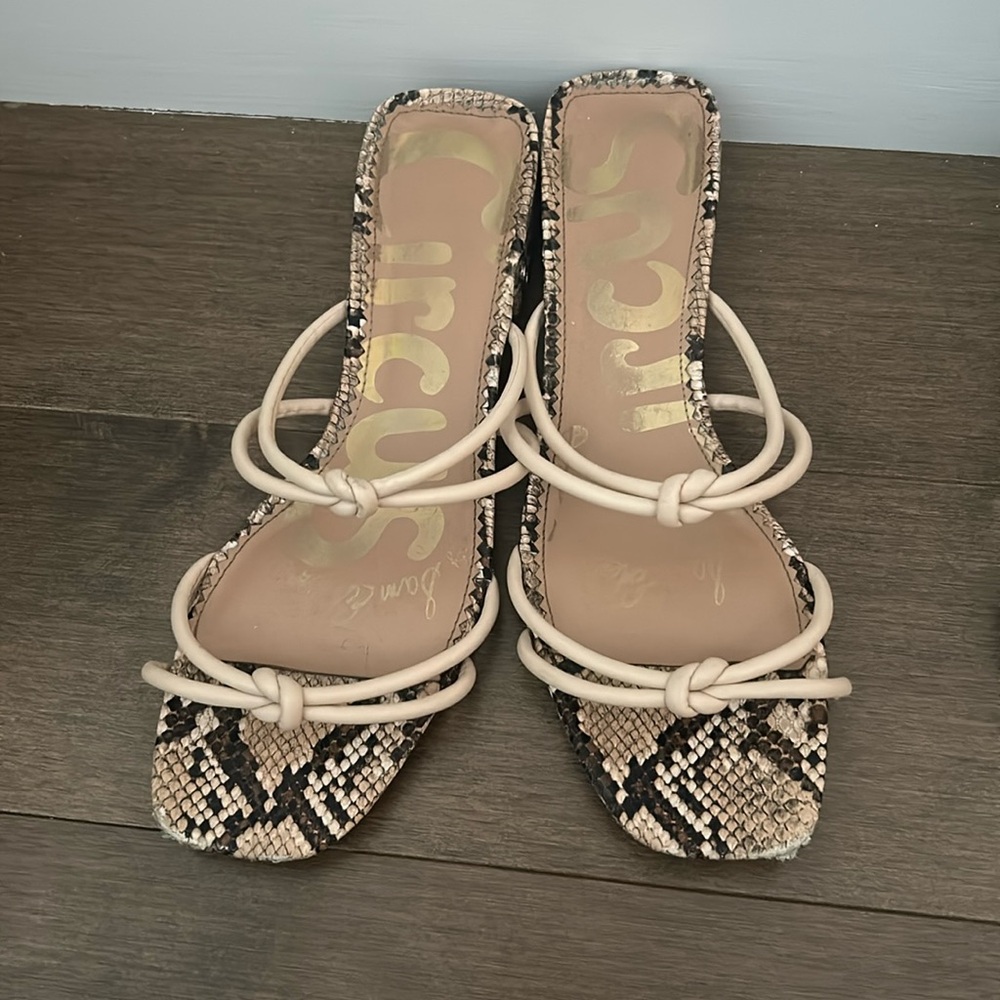 Sandals - Picture 1 of 2